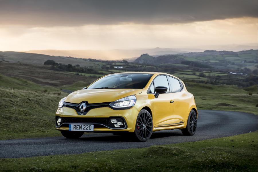  Renault Clio R.S. 220 Trophy 2016 года  (UK) (фото 26 из 30)
